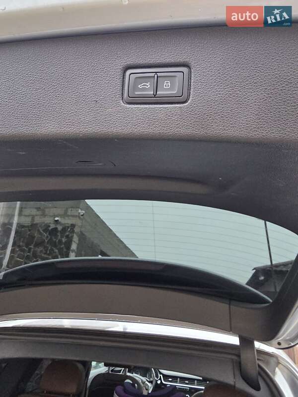 Позашляховик / Кросовер Audi Q7 2015 в Києві