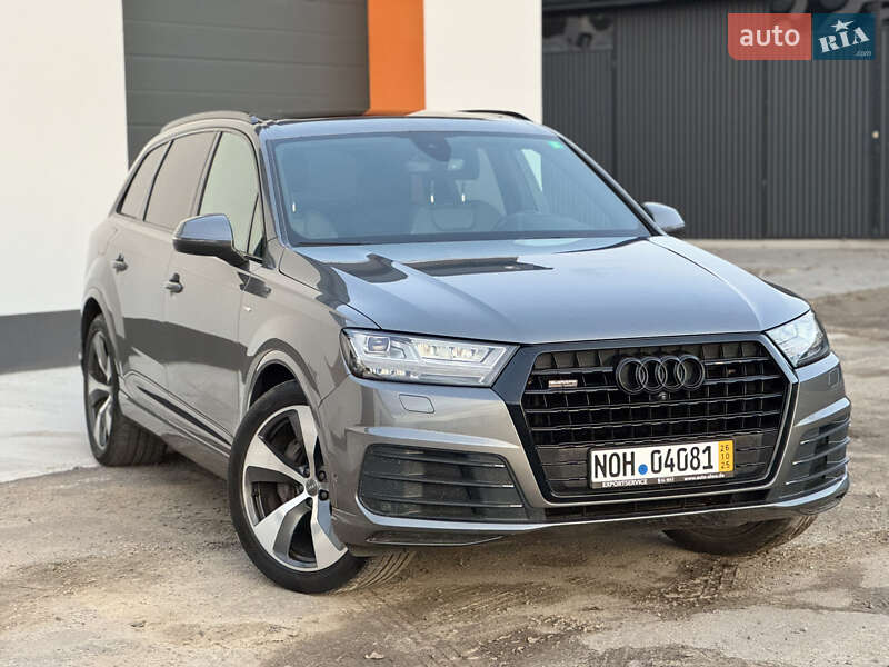 Позашляховик / Кросовер Audi Q7 2016 в Рівному