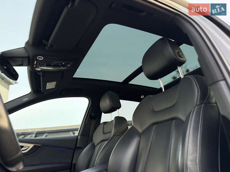 Позашляховик / Кросовер Audi Q7 2016 в Рівному