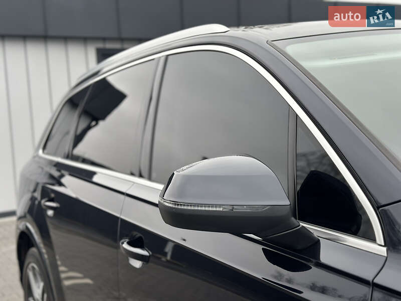 Внедорожник / Кроссовер Audi Q7 2017 в Владимире