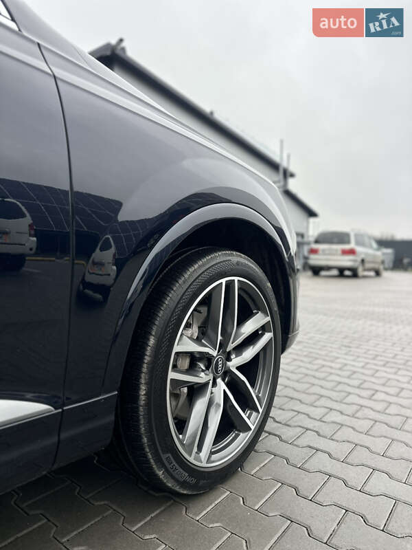 Внедорожник / Кроссовер Audi Q7 2017 в Владимире