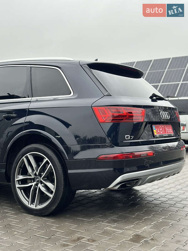 Внедорожник / Кроссовер Audi Q7 2017 в Владимире