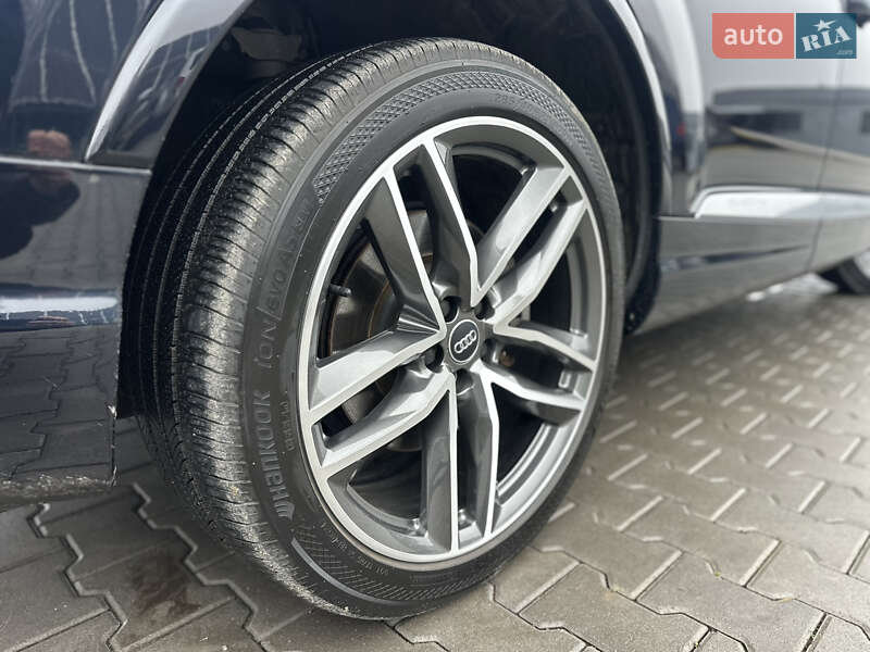 Внедорожник / Кроссовер Audi Q7 2017 в Владимире