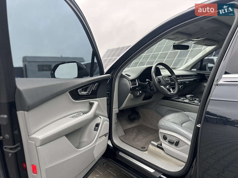 Внедорожник / Кроссовер Audi Q7 2017 в Владимире