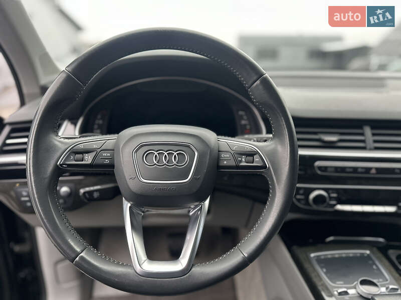 Внедорожник / Кроссовер Audi Q7 2017 в Владимире