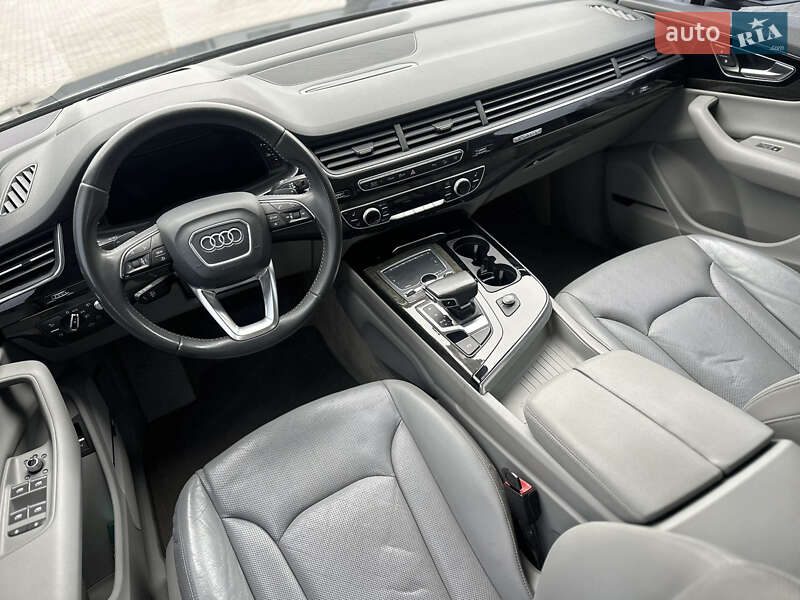 Внедорожник / Кроссовер Audi Q7 2017 в Владимире
