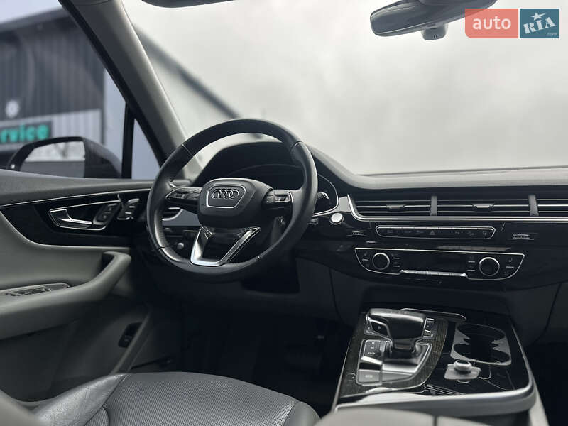 Внедорожник / Кроссовер Audi Q7 2017 в Владимире