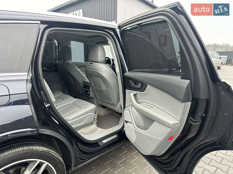 Внедорожник / Кроссовер Audi Q7 2017 в Владимире