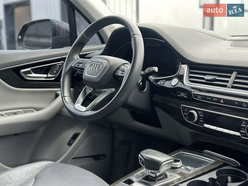 Внедорожник / Кроссовер Audi Q7 2017 в Владимире