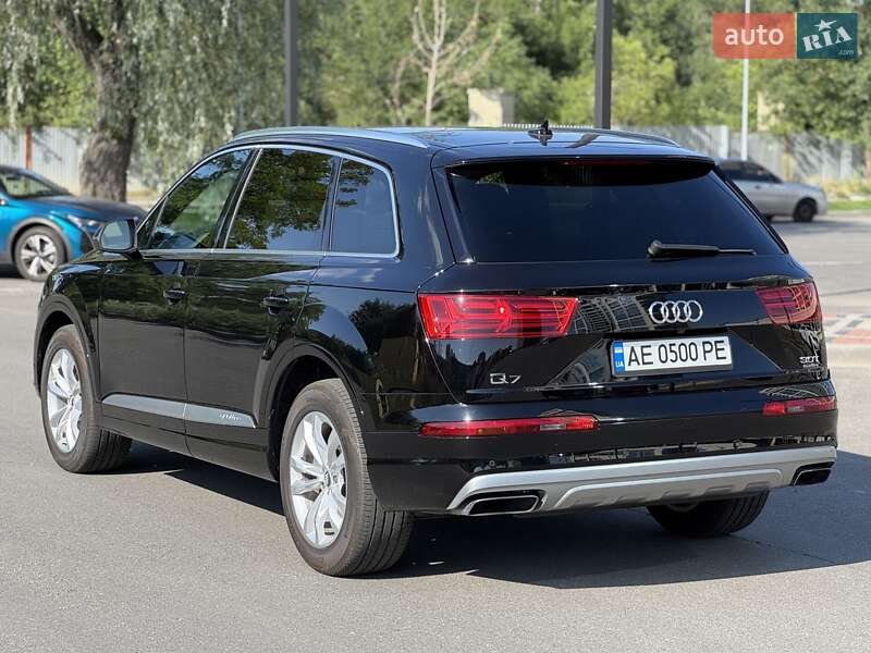 Внедорожник / Кроссовер Audi Q7 2016 в Днепре