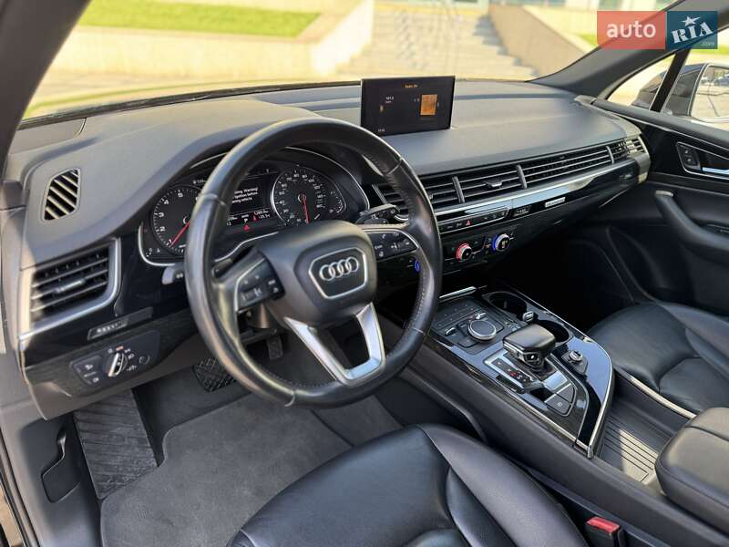 Внедорожник / Кроссовер Audi Q7 2016 в Днепре