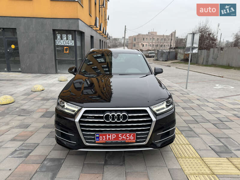 Позашляховик / Кросовер Audi Q7 2017 в Запоріжжі