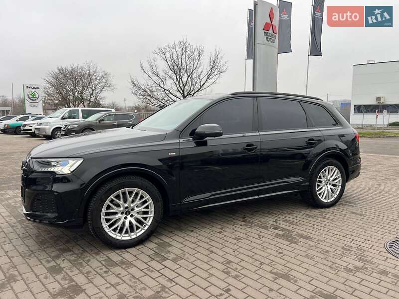 Внедорожник / Кроссовер Audi Q7 2023 в Полтаве