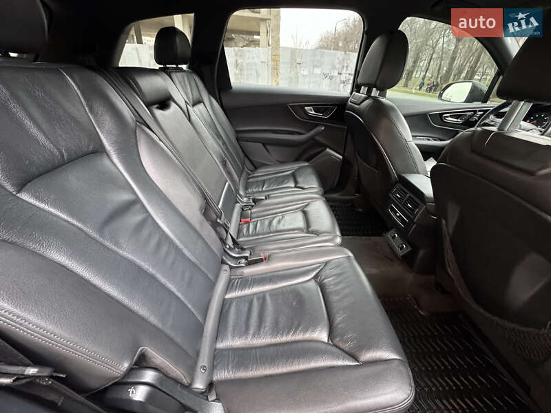 Позашляховик / Кросовер Audi Q7 2017 в Запоріжжі