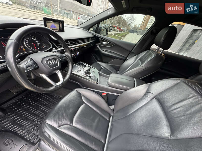 Позашляховик / Кросовер Audi Q7 2017 в Запоріжжі