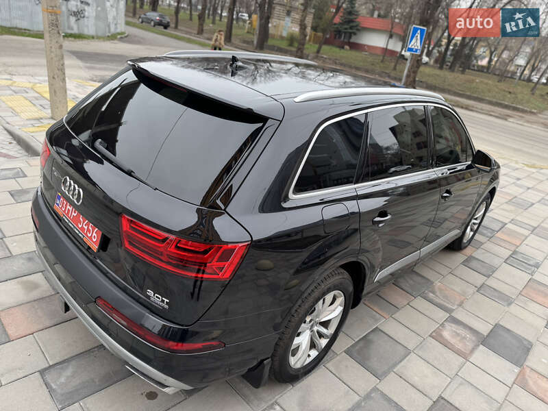 Позашляховик / Кросовер Audi Q7 2017 в Запоріжжі
