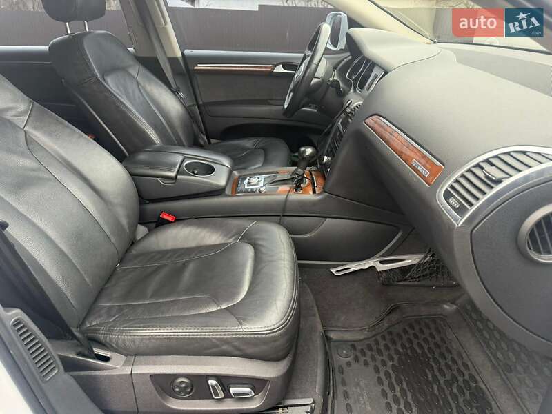 Внедорожник / Кроссовер Audi Q7 2013 в Кременце