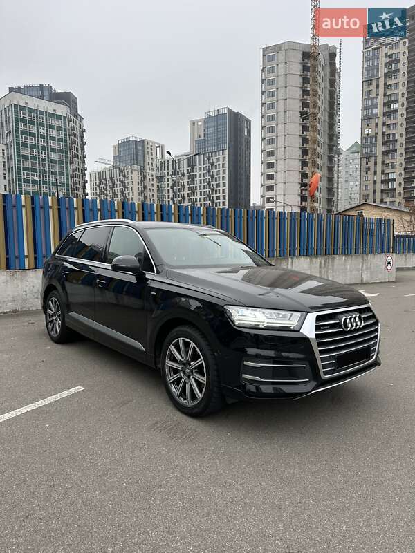 Внедорожник / Кроссовер Audi Q7 2018 в Киеве