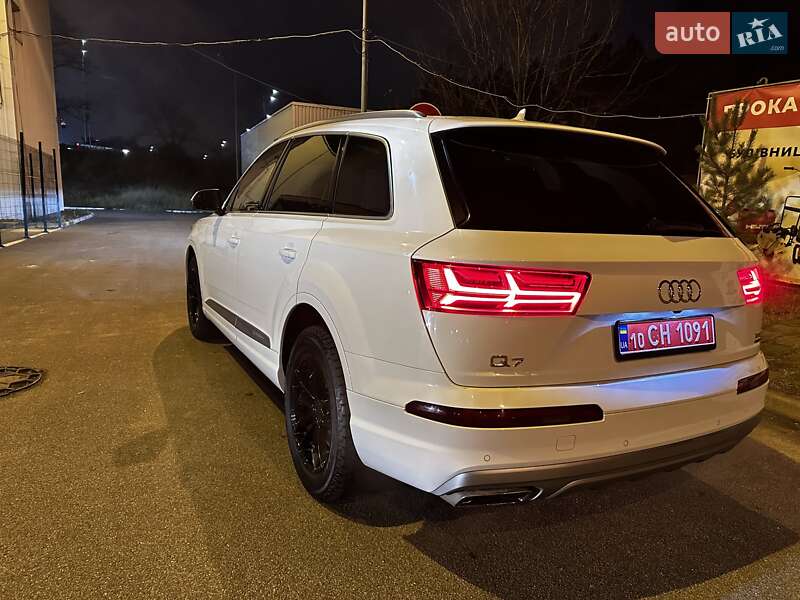Внедорожник / Кроссовер Audi Q7 2017 в Киеве