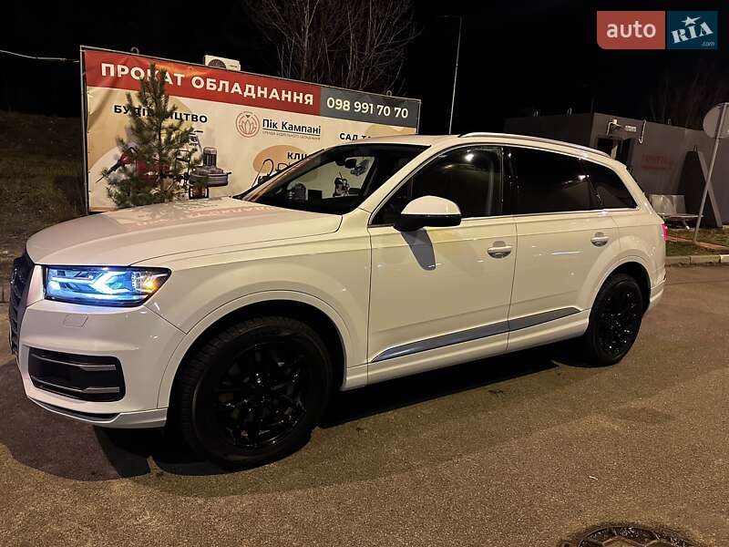 Внедорожник / Кроссовер Audi Q7 2017 в Киеве