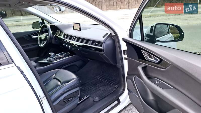 Позашляховик / Кросовер Audi Q7 2015 в Дніпрі
