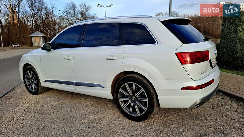 Позашляховик / Кросовер Audi Q7 2015 в Дніпрі