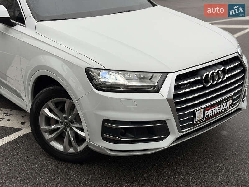 Позашляховик / Кросовер Audi Q7 2016 в Києві