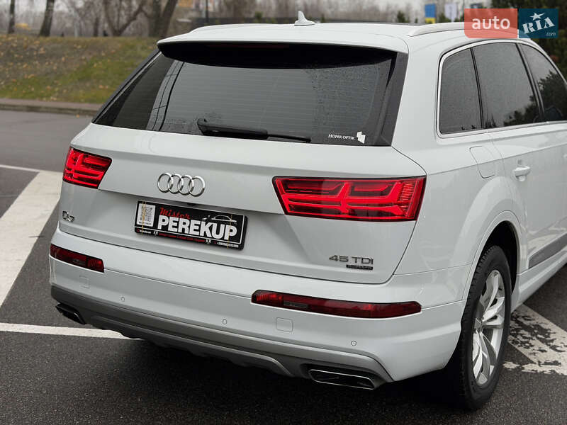 Позашляховик / Кросовер Audi Q7 2016 в Києві