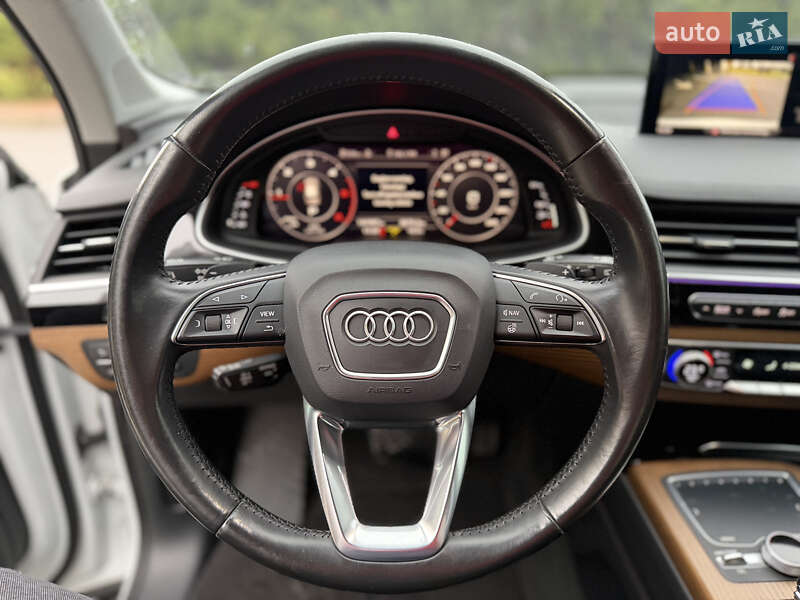 Позашляховик / Кросовер Audi Q7 2016 в Києві