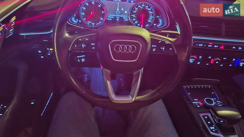 Позашляховик / Кросовер Audi Q7 2015 в Дніпрі