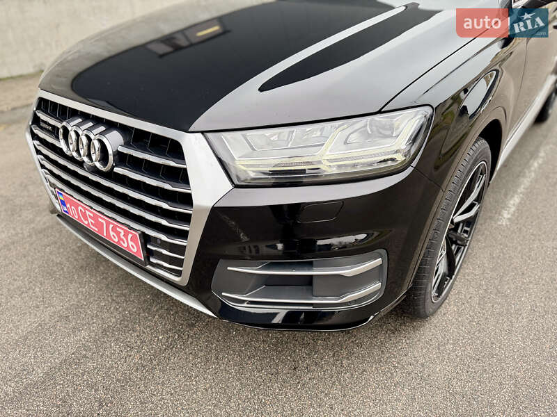 Позашляховик / Кросовер Audi Q7 2016 в Києві