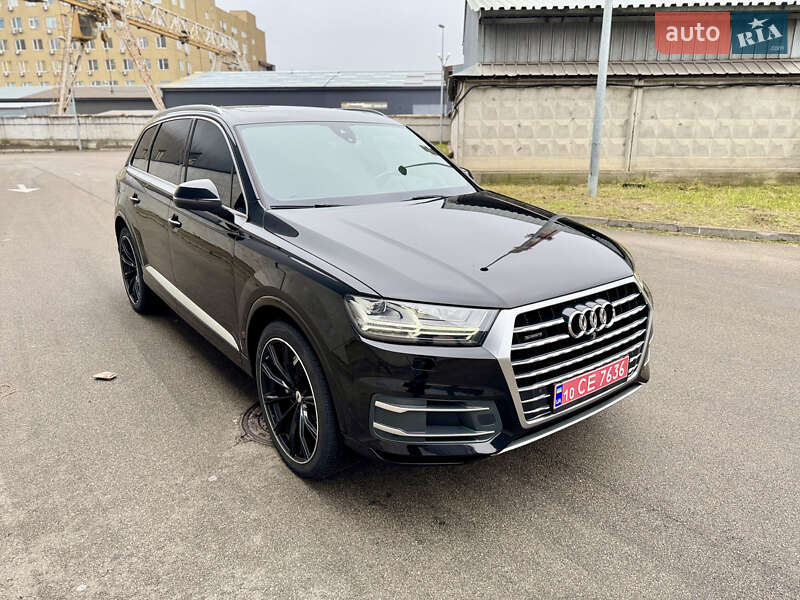 Позашляховик / Кросовер Audi Q7 2016 в Києві