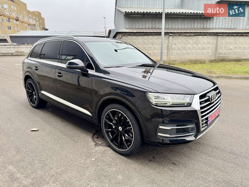 Позашляховик / Кросовер Audi Q7 2016 в Києві