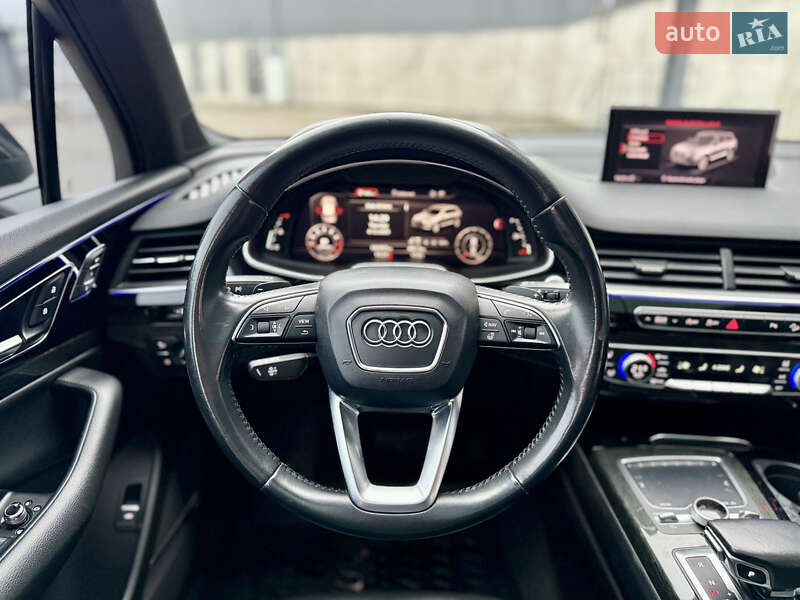 Позашляховик / Кросовер Audi Q7 2016 в Києві