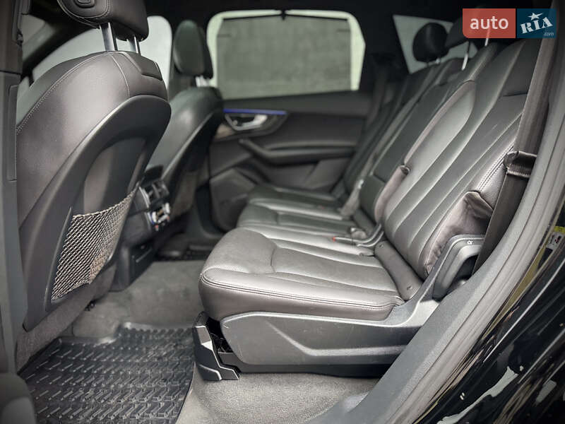 Позашляховик / Кросовер Audi Q7 2016 в Києві