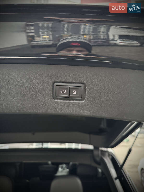 Позашляховик / Кросовер Audi Q7 2016 в Києві