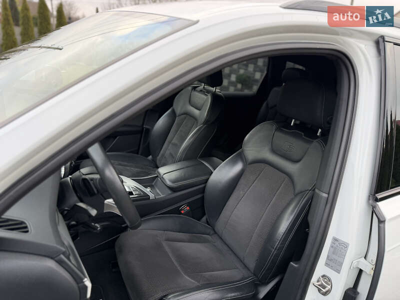 Позашляховик / Кросовер Audi Q7 2017 в Рівному