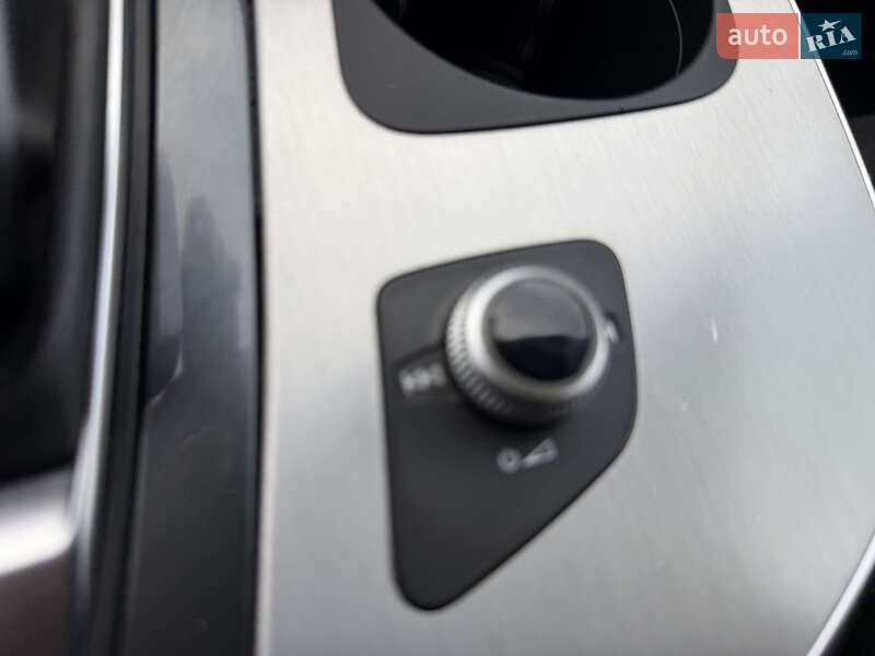 Позашляховик / Кросовер Audi Q7 2017 в Рівному