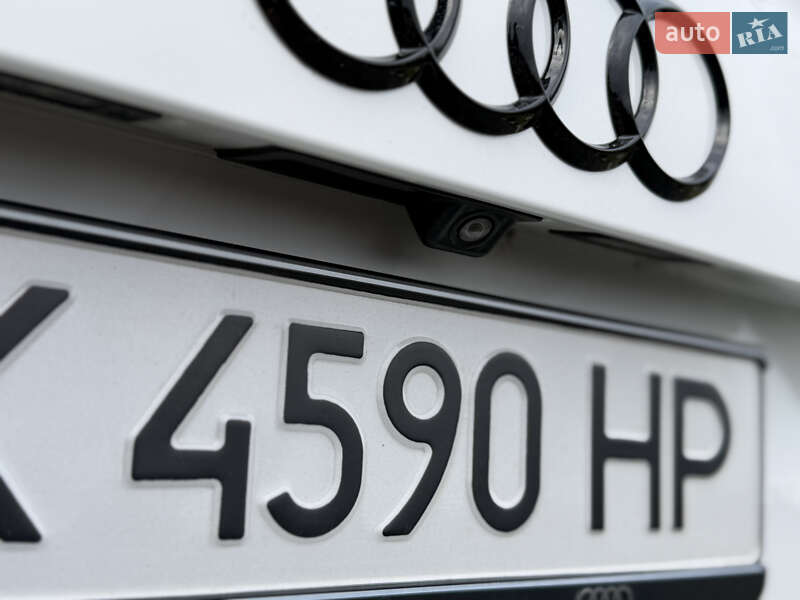 Позашляховик / Кросовер Audi Q7 2017 в Рівному