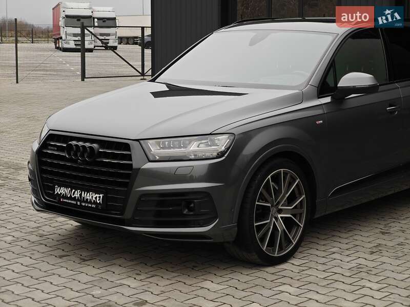 Внедорожник / Кроссовер Audi Q7 2015 в Дубно
