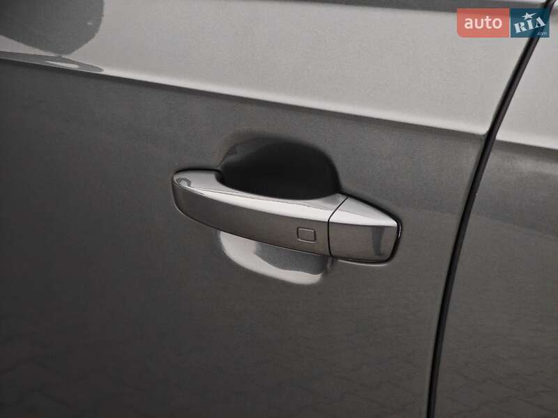 Внедорожник / Кроссовер Audi Q7 2015 в Дубно