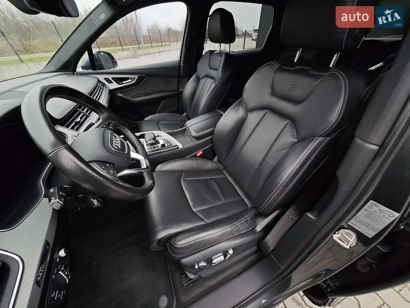 Внедорожник / Кроссовер Audi Q7 2015 в Дубно