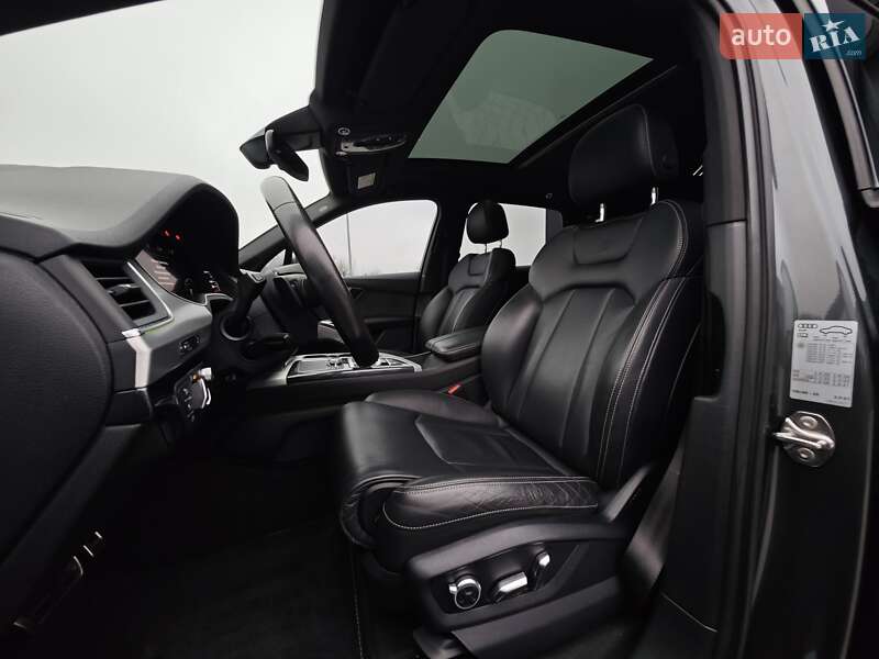 Внедорожник / Кроссовер Audi Q7 2015 в Дубно