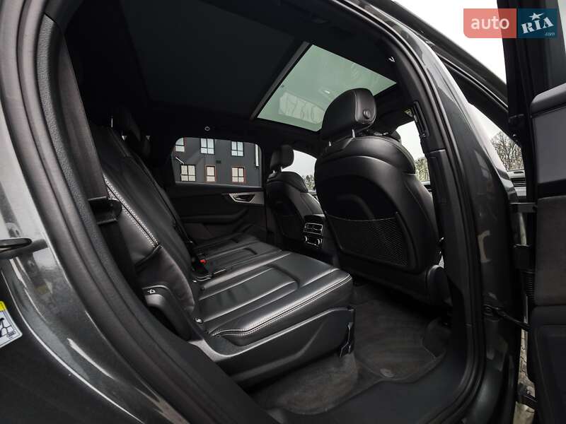 Внедорожник / Кроссовер Audi Q7 2015 в Дубно