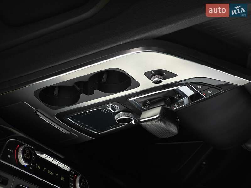 Внедорожник / Кроссовер Audi Q7 2015 в Дубно