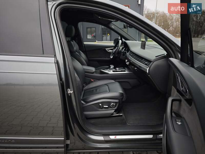 Внедорожник / Кроссовер Audi Q7 2015 в Дубно