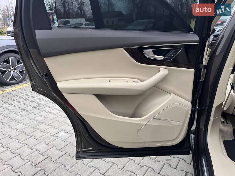 Внедорожник / Кроссовер Audi Q7 2016 в Житомире