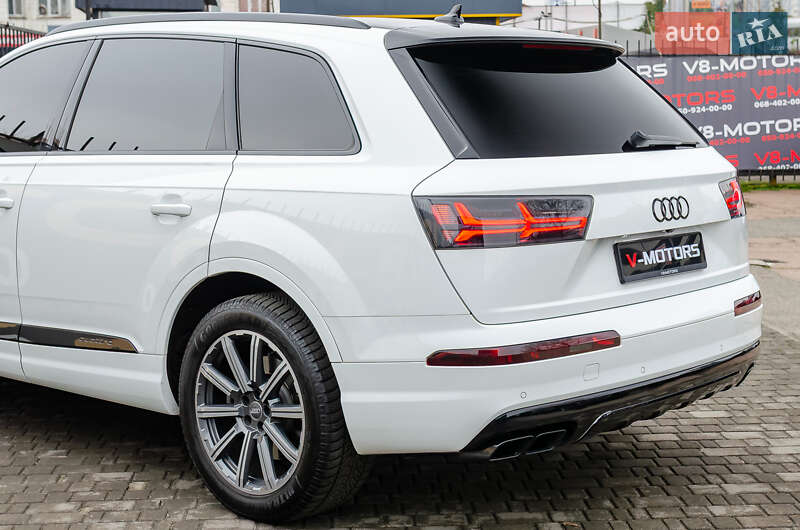 Внедорожник / Кроссовер Audi Q7 2015 в Киеве