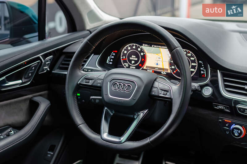 Внедорожник / Кроссовер Audi Q7 2015 в Киеве