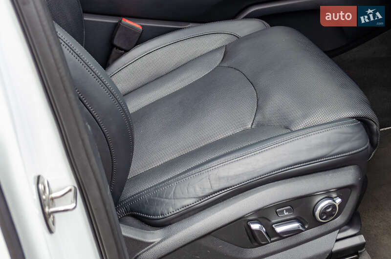 Внедорожник / Кроссовер Audi Q7 2015 в Киеве